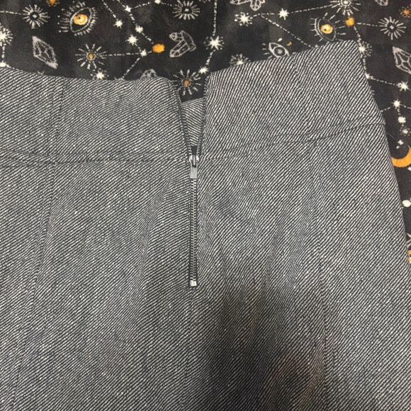 Banana Republic Charcoal Pencil Skirt - Picture 4 of 5